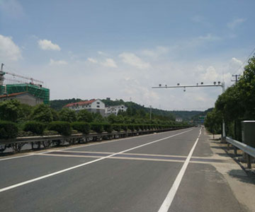 浙江省杭州市超限高速检测系统于2016年3月完成基建调试并投入运行